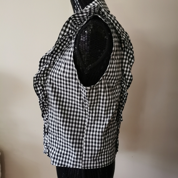 Socialite Ruffled Sleeveless Shirt Size Large - Picture 2 of 8